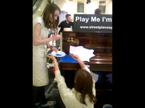 Miniature de la vidéo Play me I'm yours